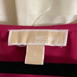 Michael Kors Large fuchsia blouse